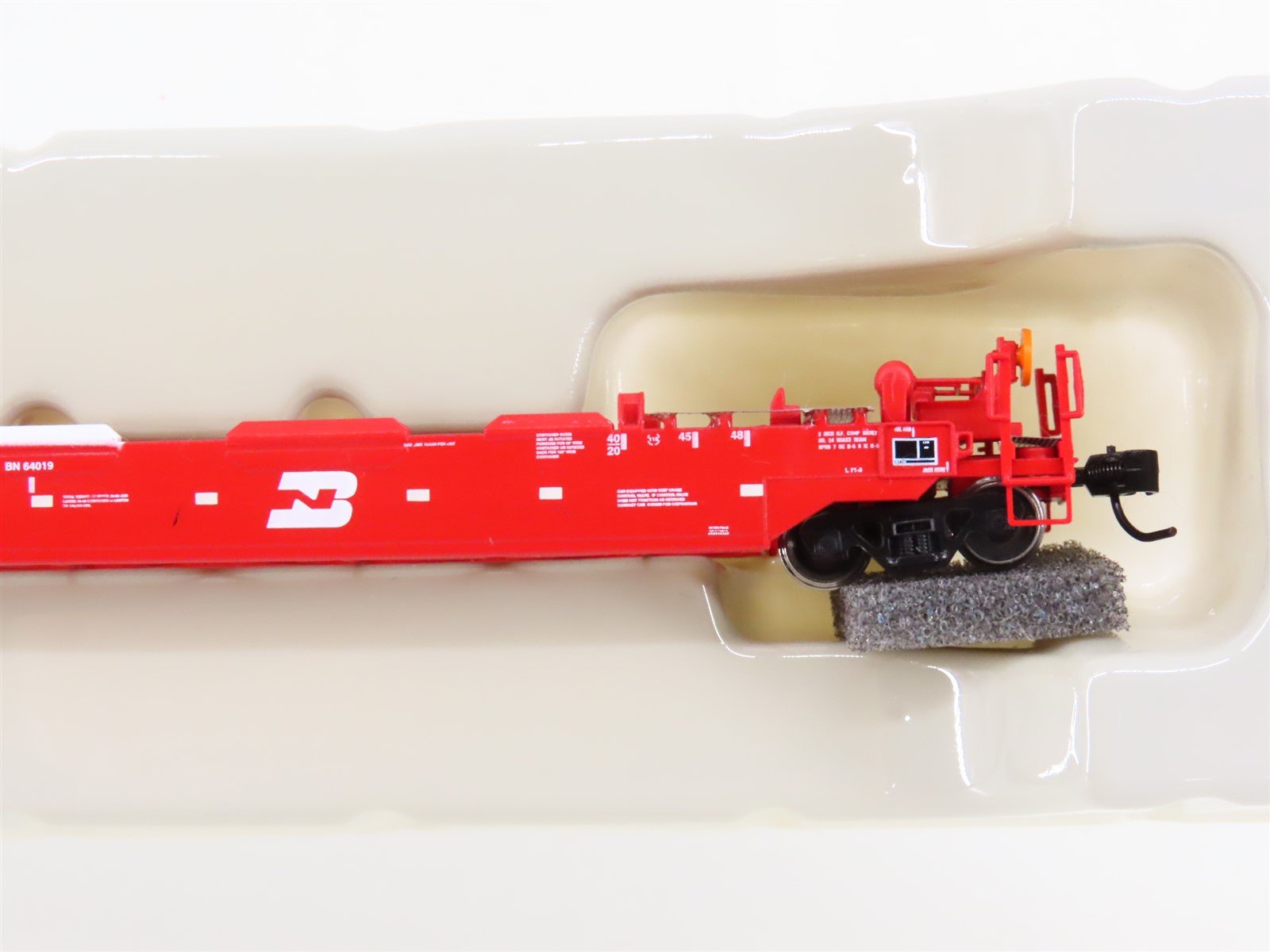 N Scale Athearn 17214 BN Railway 3-Unit Drawbarred Husky Stack Set