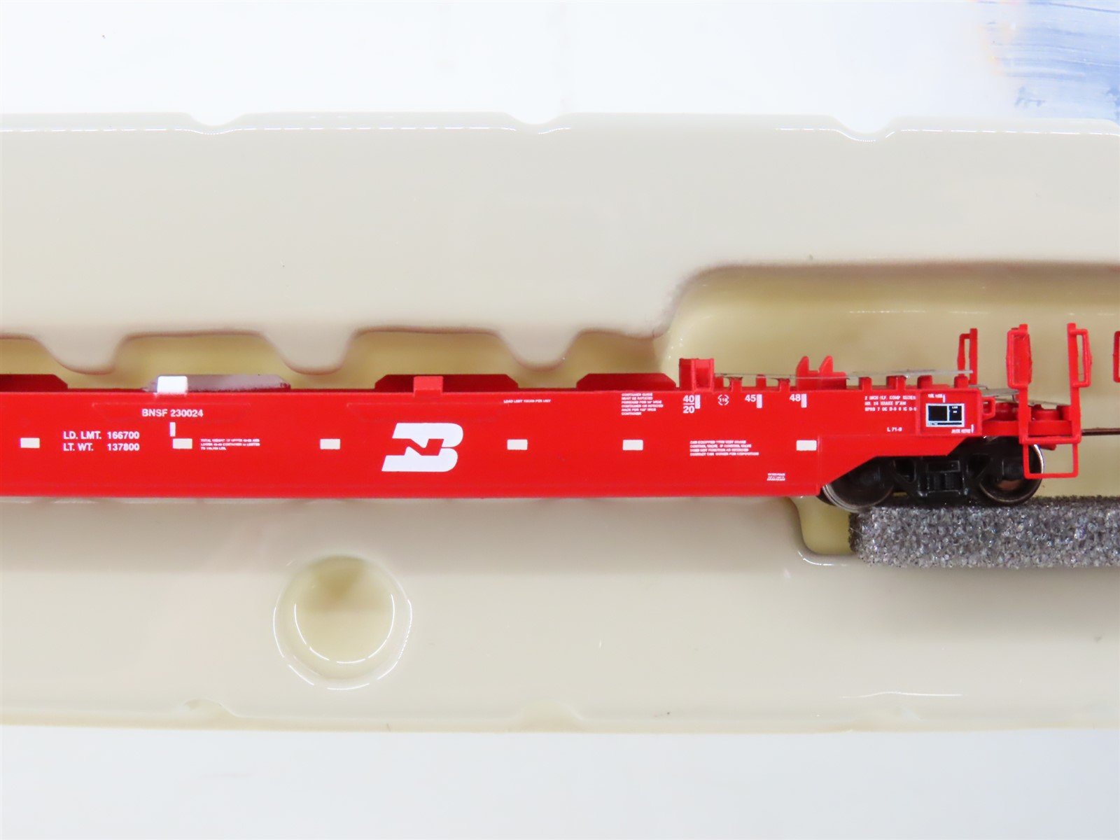 N Scale Athearn 17215 BNSF Railway 3-Unit Drawbarred Husky Stack Set