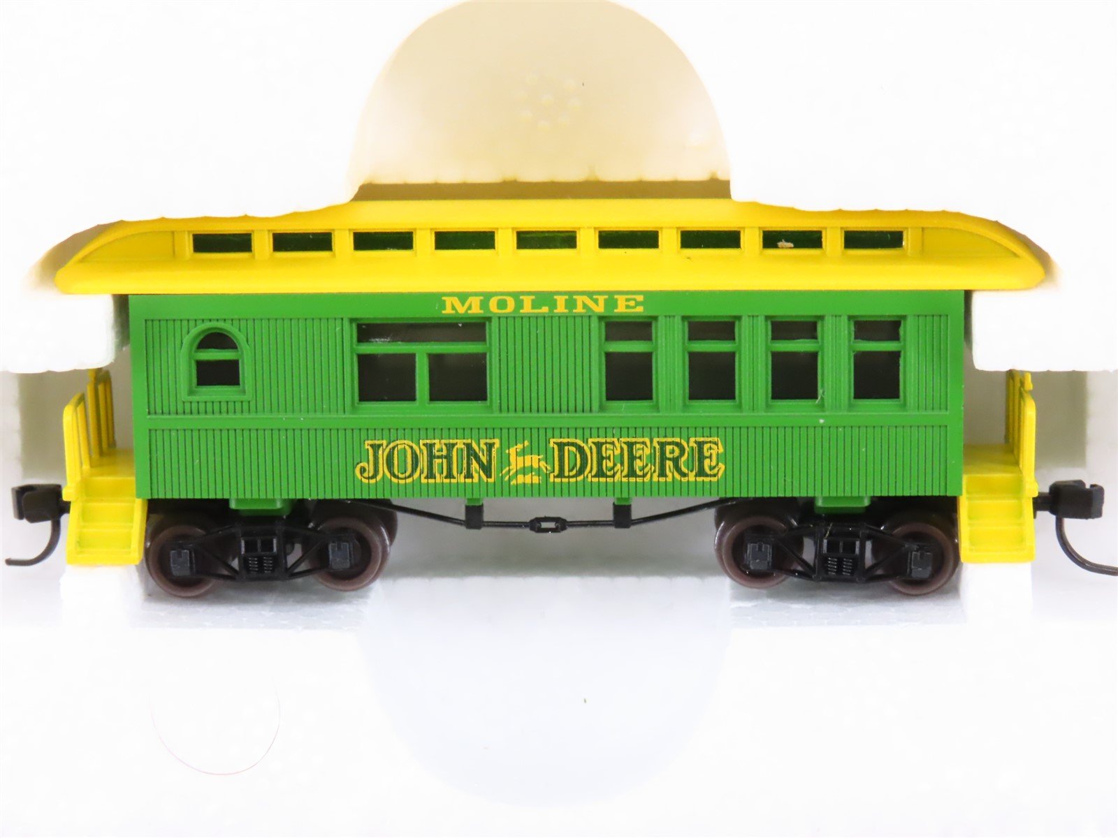 N Scale Athearn John Deere 2-8-0 Steam Locomotive w/4 Passenger & Freight Cars