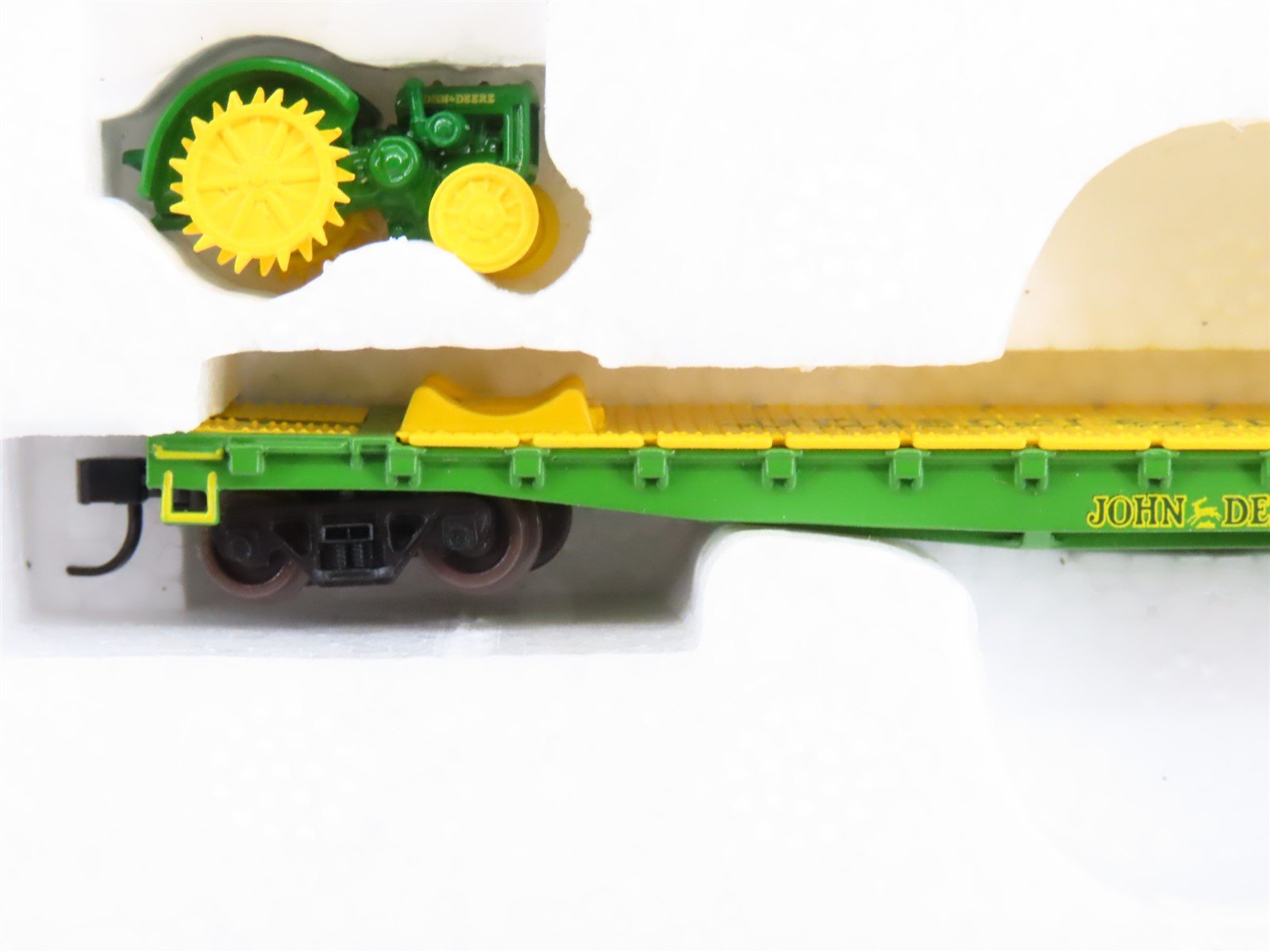 N Scale Athearn John Deere 2-8-0 Steam Locomotive w/4 Passenger & Freight Cars