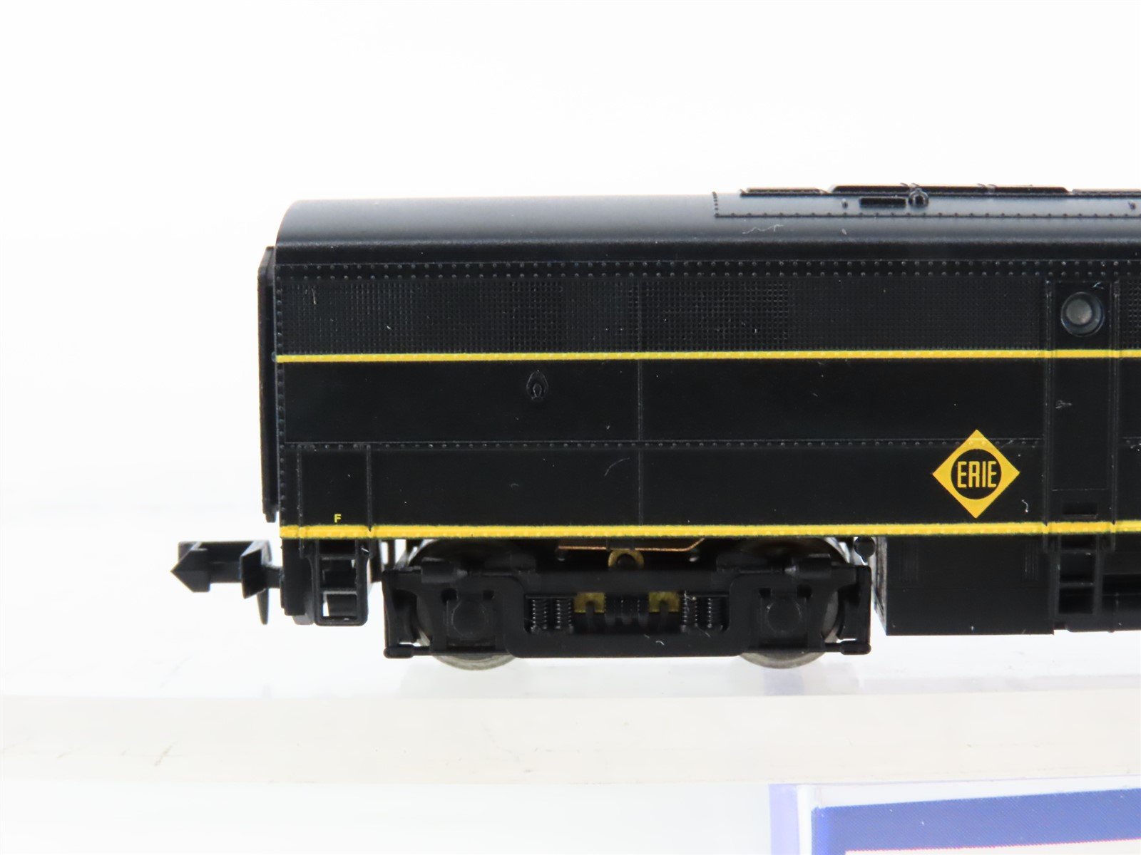 N Scale Life-Like 7416 Erie FB1 Diesel Locomotive #729B