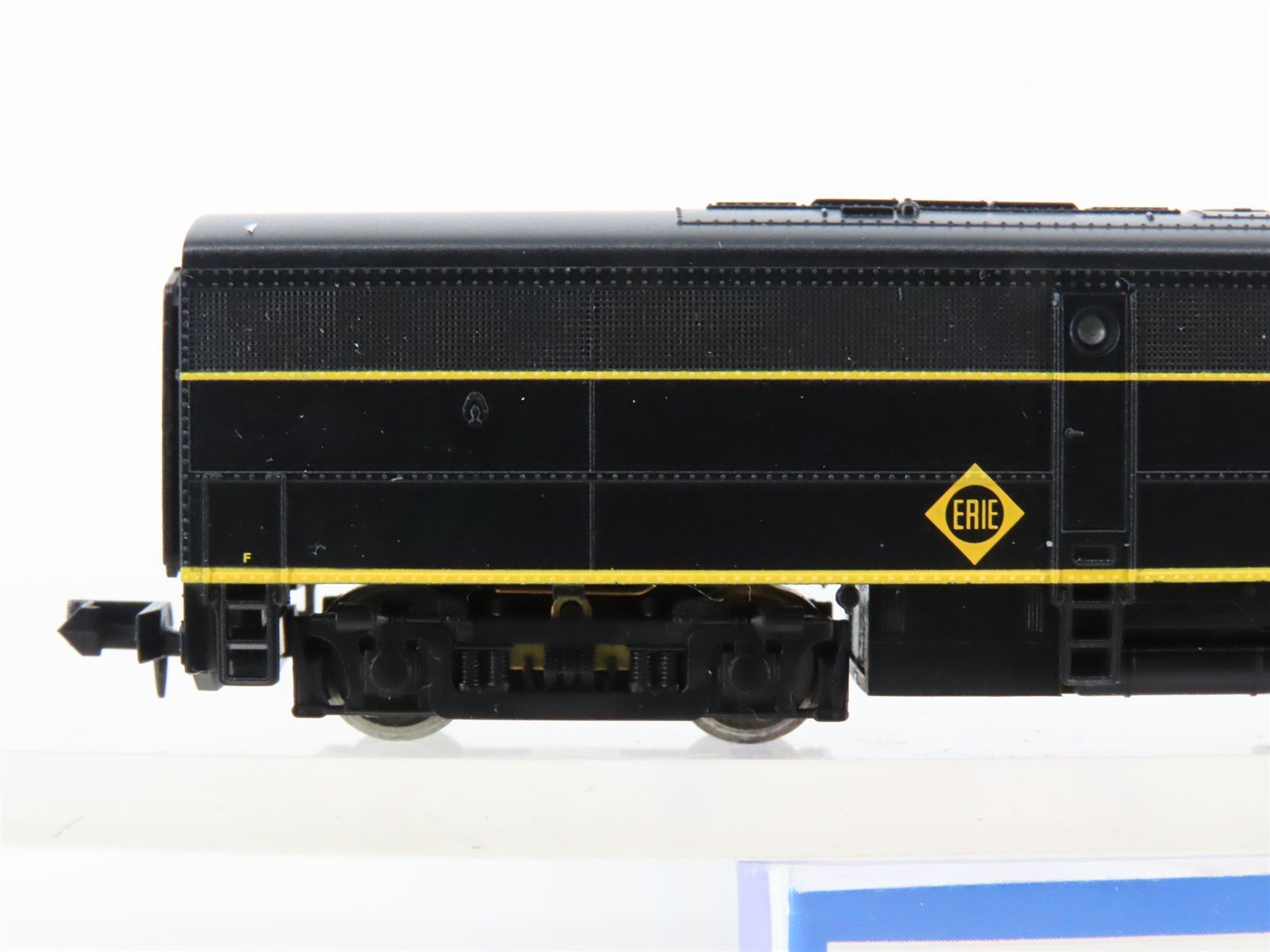 N Scale Life-Like 7415 Erie FB1 Diesel Locomotive #725B