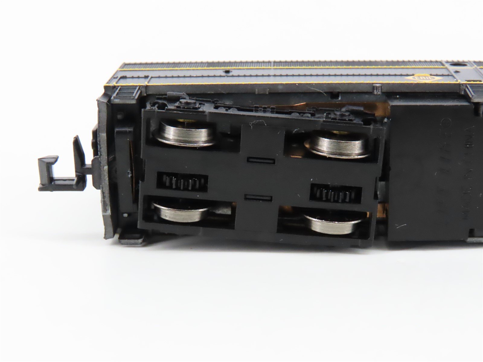 N Scale Life-Like 7415 Erie FB1 Diesel Locomotive #725B
