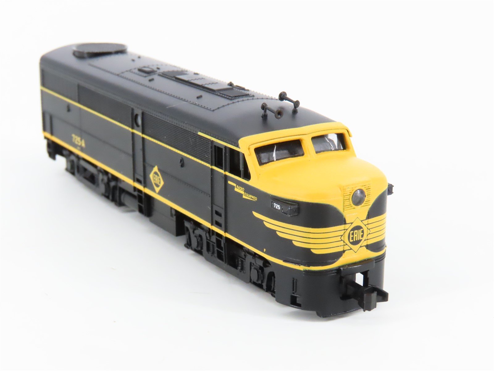 N Scale Life-Like 7415 Erie FA1 Diesel Locomotive #725A
