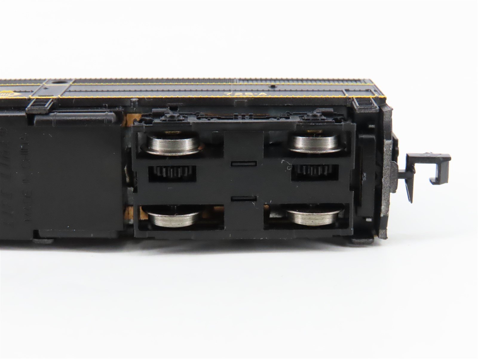 N Scale Life-Like 7415 Erie FA1 Diesel Locomotive #725A