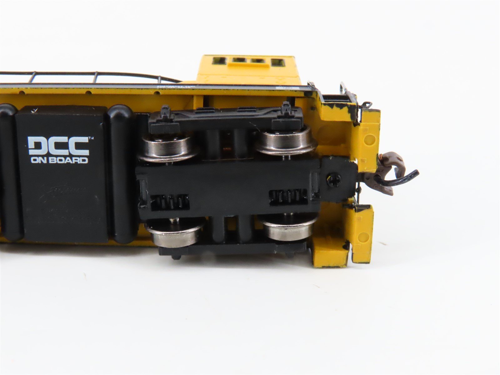 N Scale Bachmann 82054 Yellow Unlettered GE 70-Ton Diesel Locomotive w/DCC