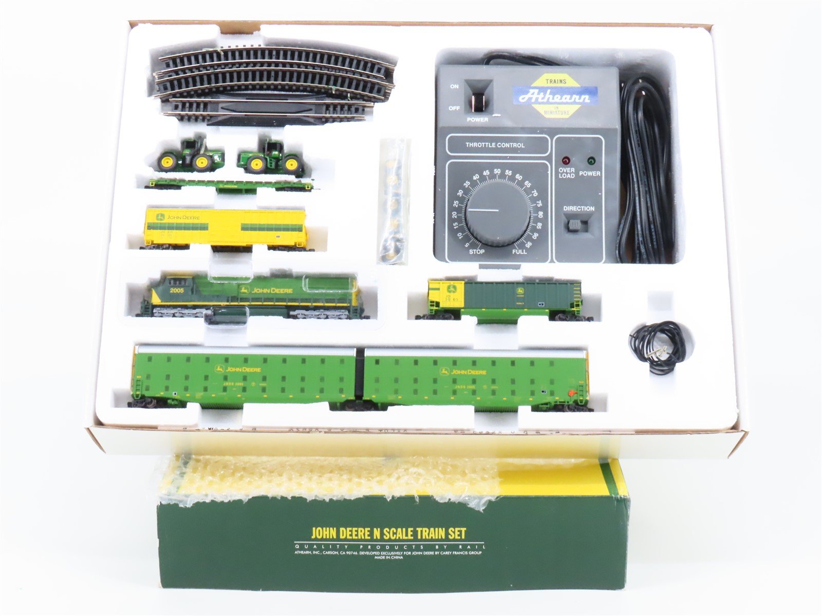 N Scale Athearn John Deere SD70MAC Diesel Set w/Cars, Track & Transformer