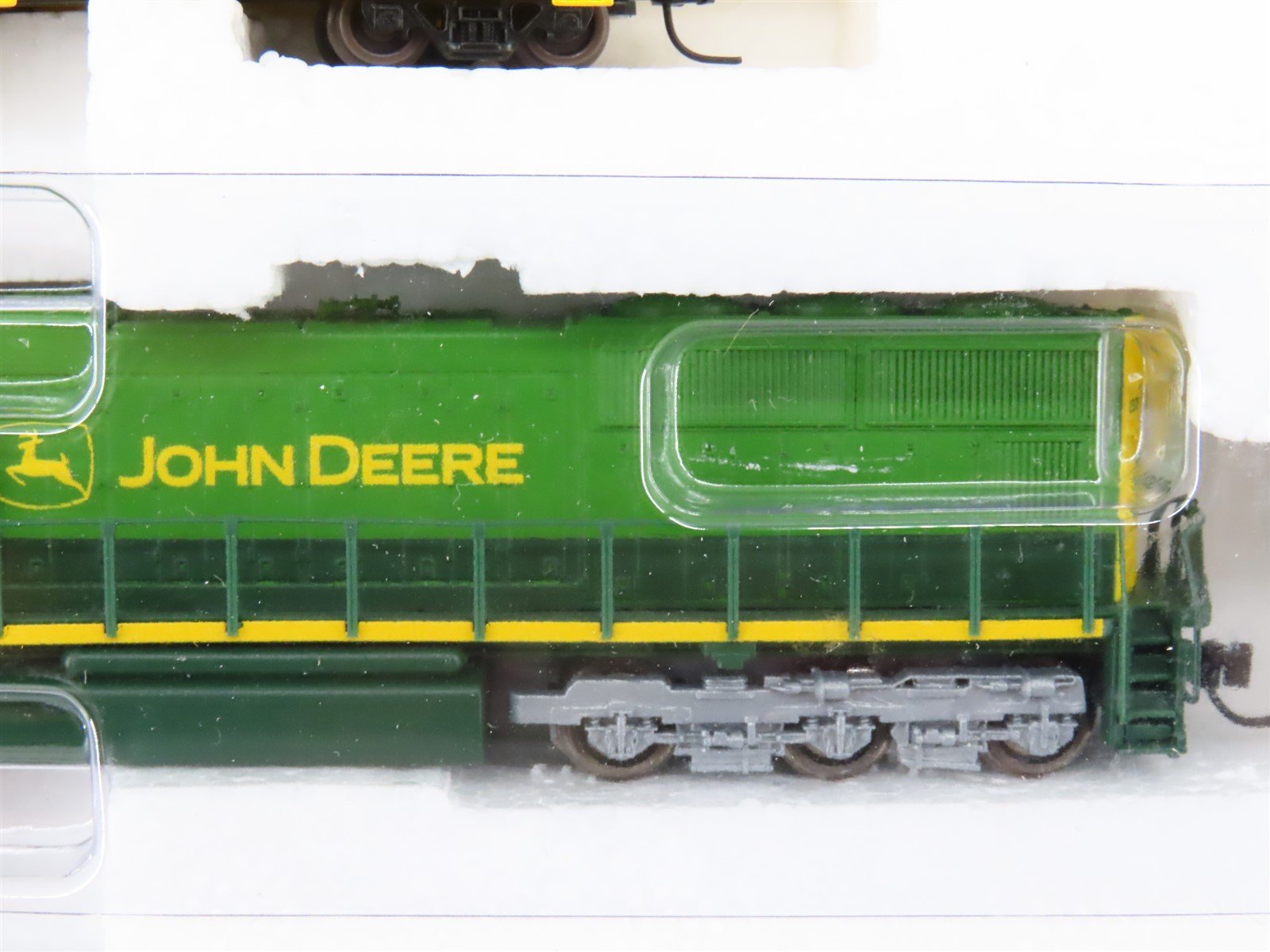 N Scale Athearn John Deere SD70MAC Diesel Set w/Cars, Track & Transformer
