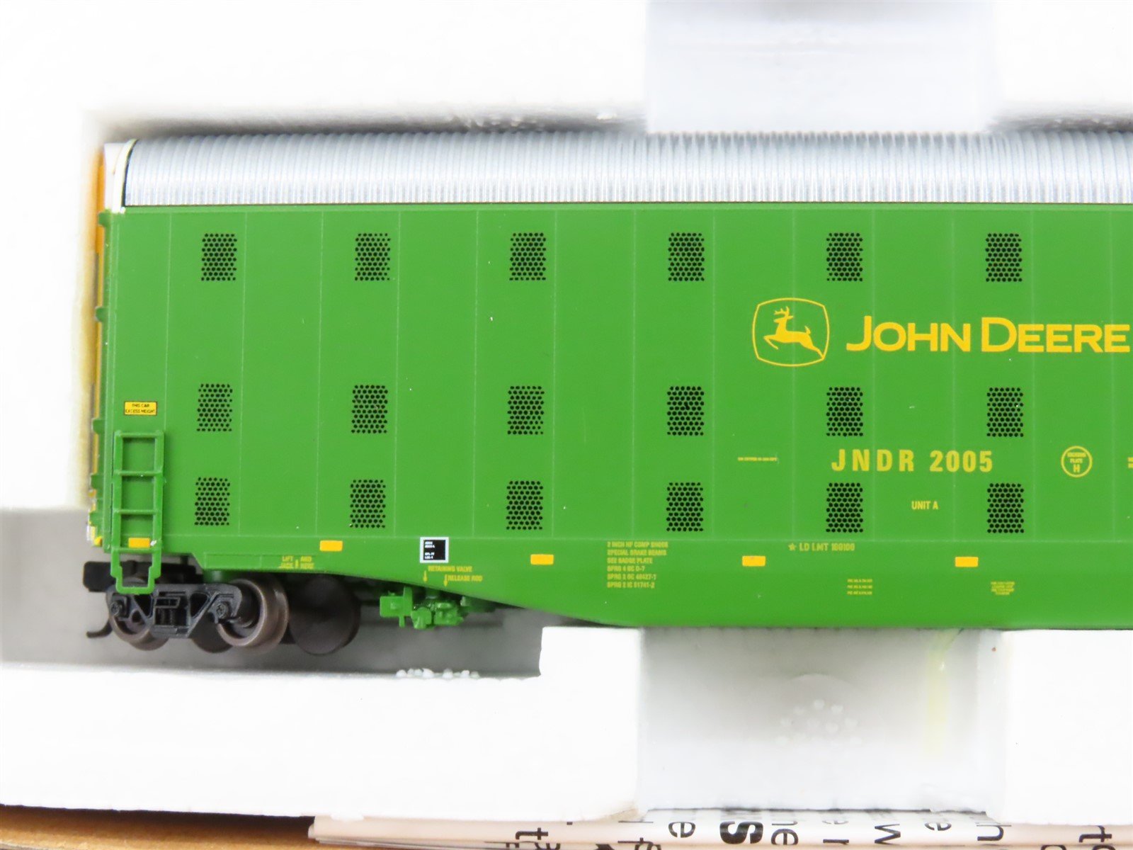 N Scale Athearn John Deere SD70MAC Diesel Set w/Cars, Track & Transformer