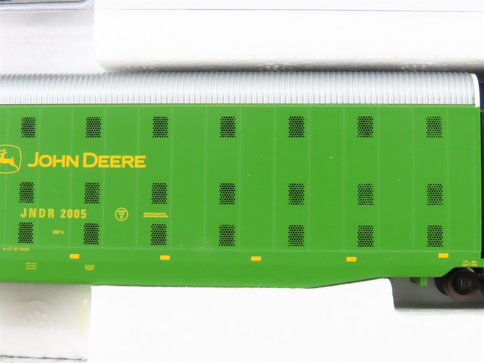 N Scale Athearn John Deere SD70MAC Diesel Set w/Cars, Track & Transformer