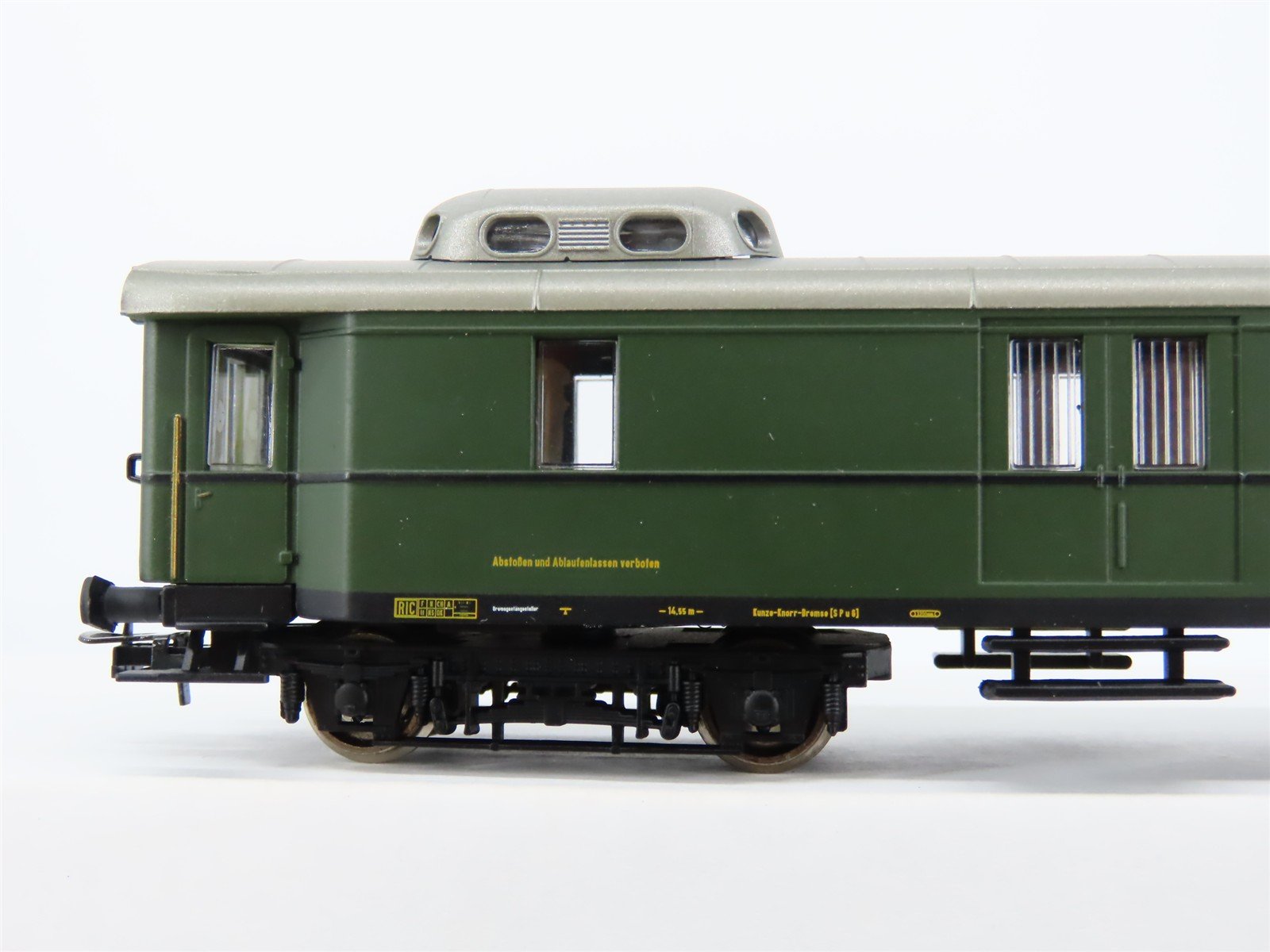 HO Scale Liliput L350041 British Forces Diner/Baggage Passenger 2-Car Set