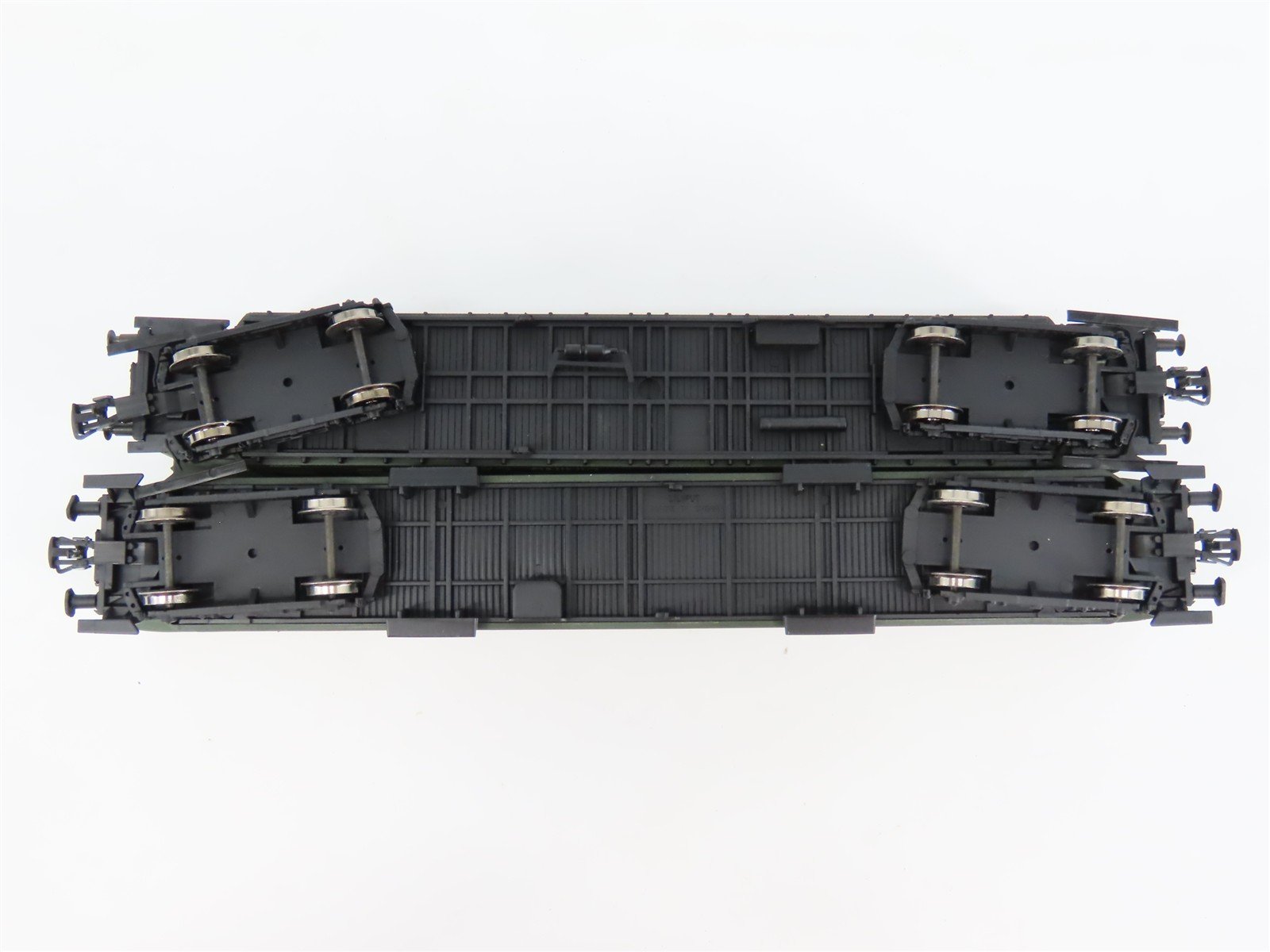 HO Scale Liliput L350041 British Forces Diner/Baggage Passenger 2-Car Set