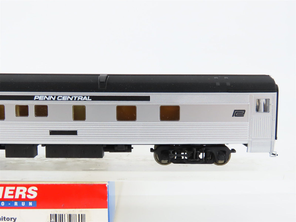 HO Scale Walthers 932-6475 PC Penn Central 85&#39; Budd Baggage-Dorm Passenger Car