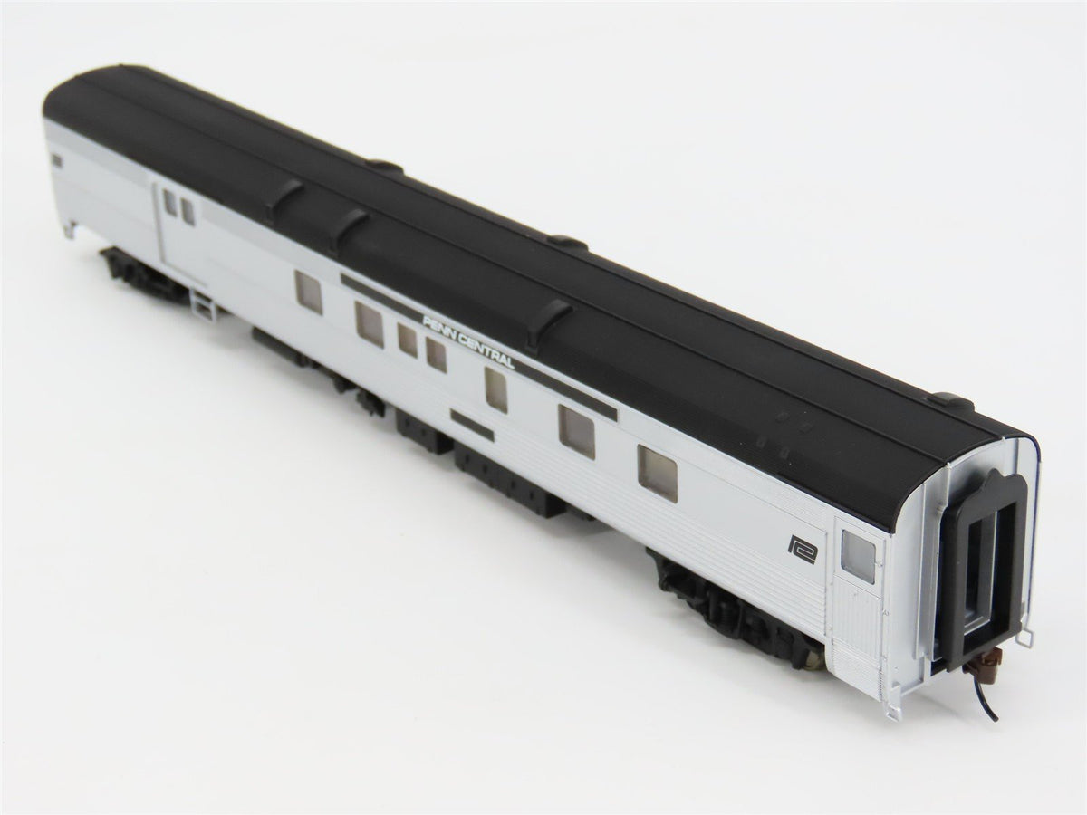 HO Scale Walthers 932-6475 PC Penn Central 85&#39; Budd Baggage-Dorm Passenger Car