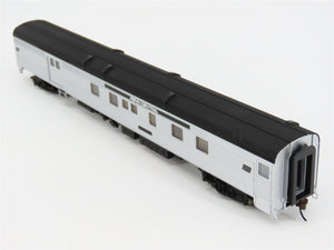 HO Scale Walthers 932-6475 PC Penn Central 85' Budd Baggage-Dorm Passenger Car
