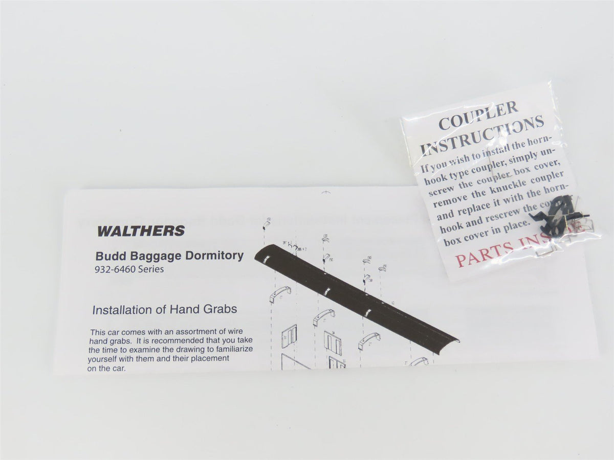 HO Scale Walthers 932-6475 PC Penn Central 85&#39; Budd Baggage-Dorm Passenger Car