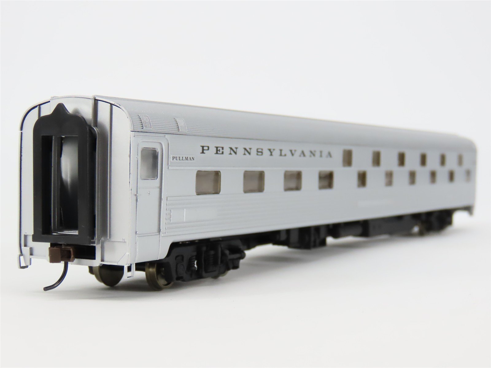 HO Scale Walthers 932-6366 PRR Pennsylvania 85' Budd 24-8 Slumbercoach Passenger