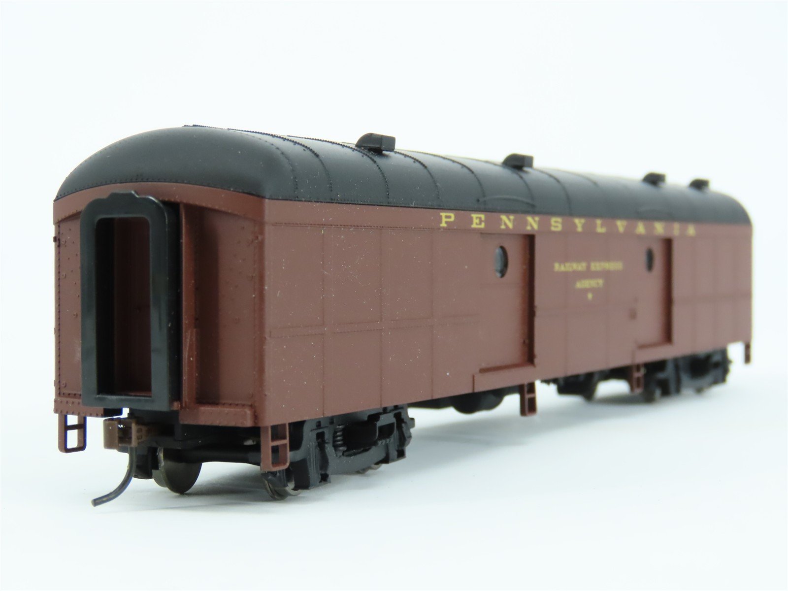 HO Scale Walthers 932-5832 PRR Pennsylvania B60B Baggage Passenger Car