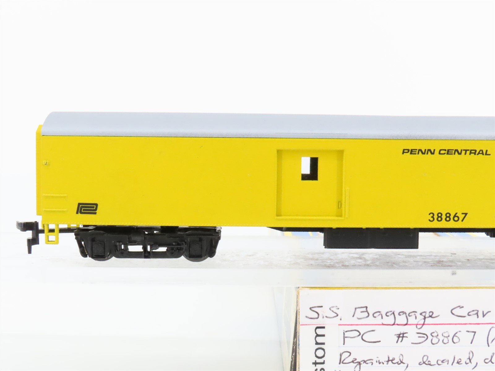 HO Scale AHM/Rivarossi PC Penn Central MOW Baggage Passenger #38867 - Custom