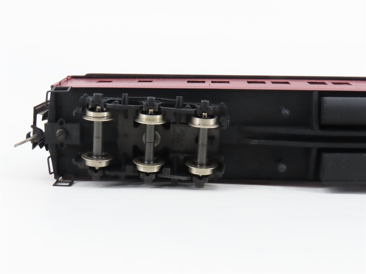 HO Scale Walthers LV Lehigh Valley 8&#39; Solarium Observation Passenger - Custom