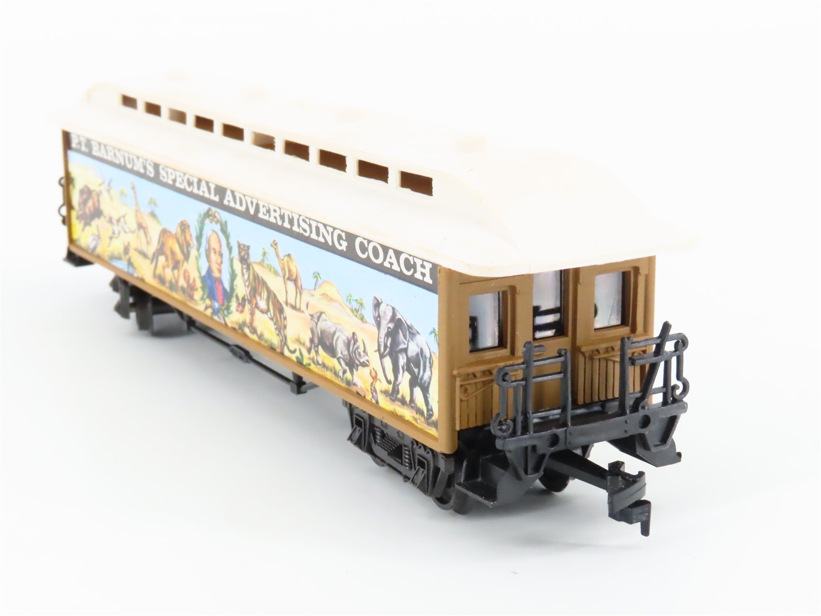 HO Scale AHM/Rivarossi 6234 PT Barnum Special Advertising Coach Passenger Car