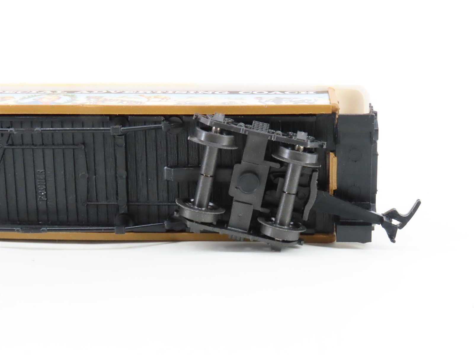 HO Scale AHM/Rivarossi 6234 PT Barnum Special Advertising Coach Passenger Car