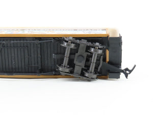 HO Scale AHM/Rivarossi 6234 PT Barnum Special Advertising Coach Passenger Car