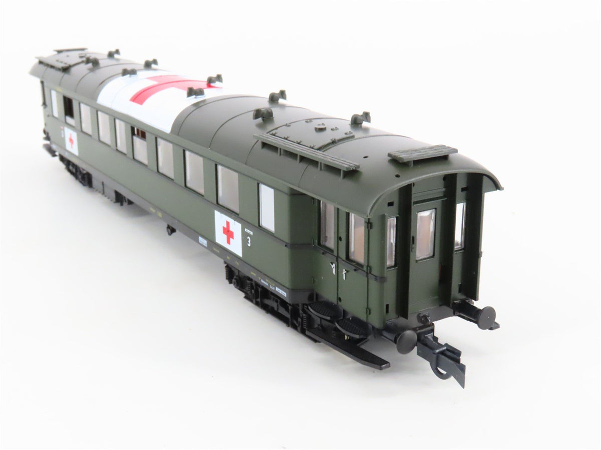 HO Scale Roco 45025 DRG WWII Military Hospital Coach Passenger Car #73 662