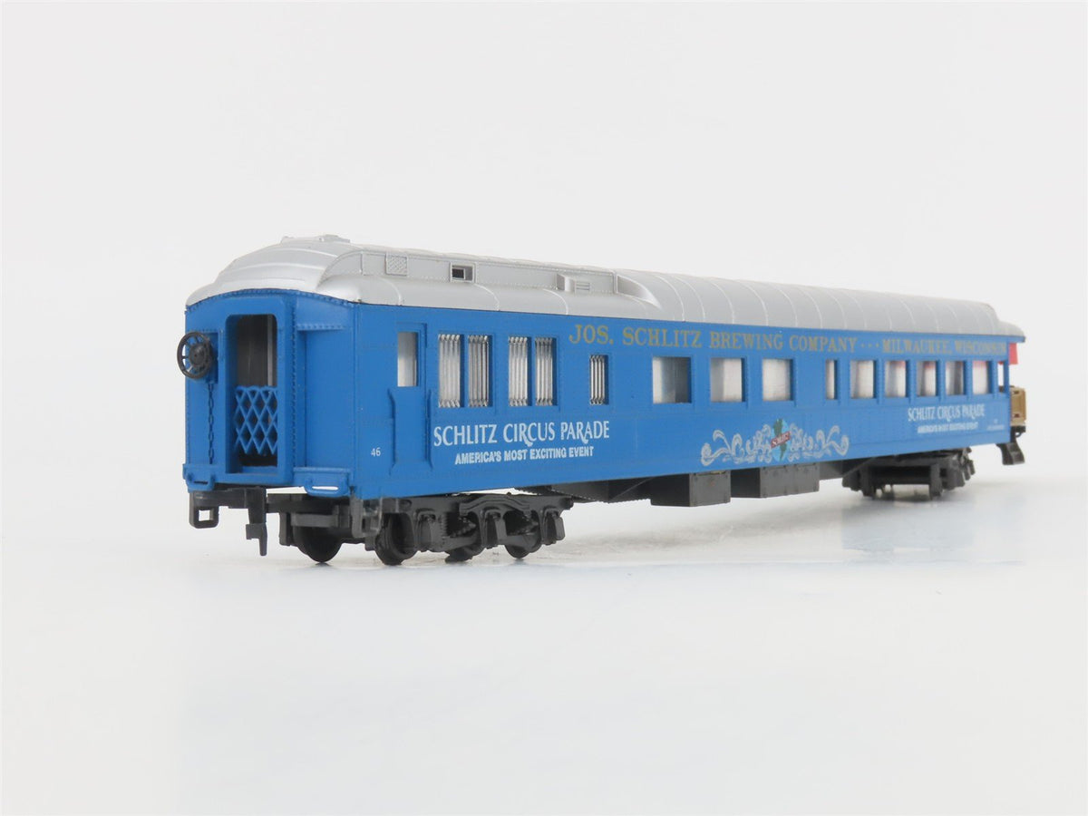 HO Rivarossi/Walthers 1967L Schlitz Circus Parade Observation Passenger #46