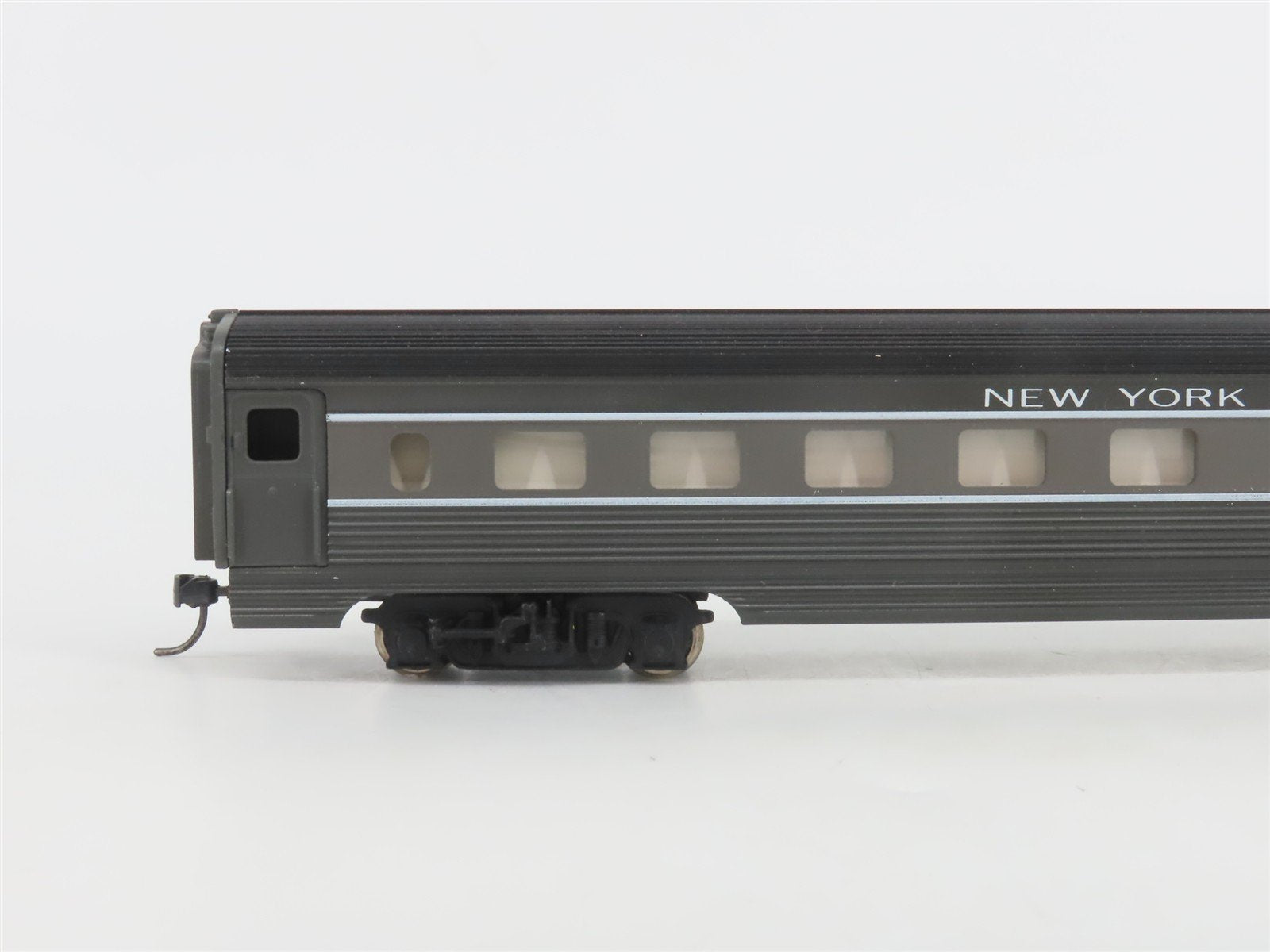 HO Scale Mantua 225-22 NYC New York Central Aluminum Room Passenger Car