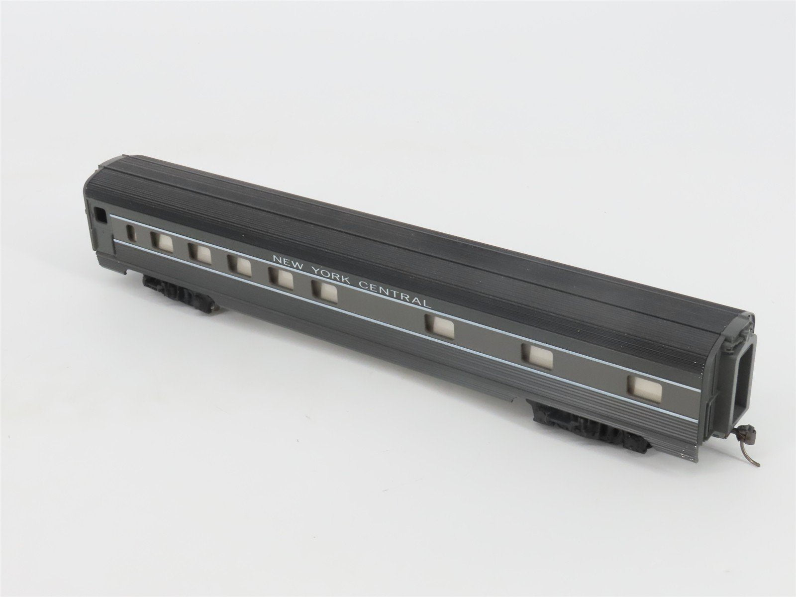 HO Scale Mantua 225-22 NYC New York Central Aluminum Room Passenger Car