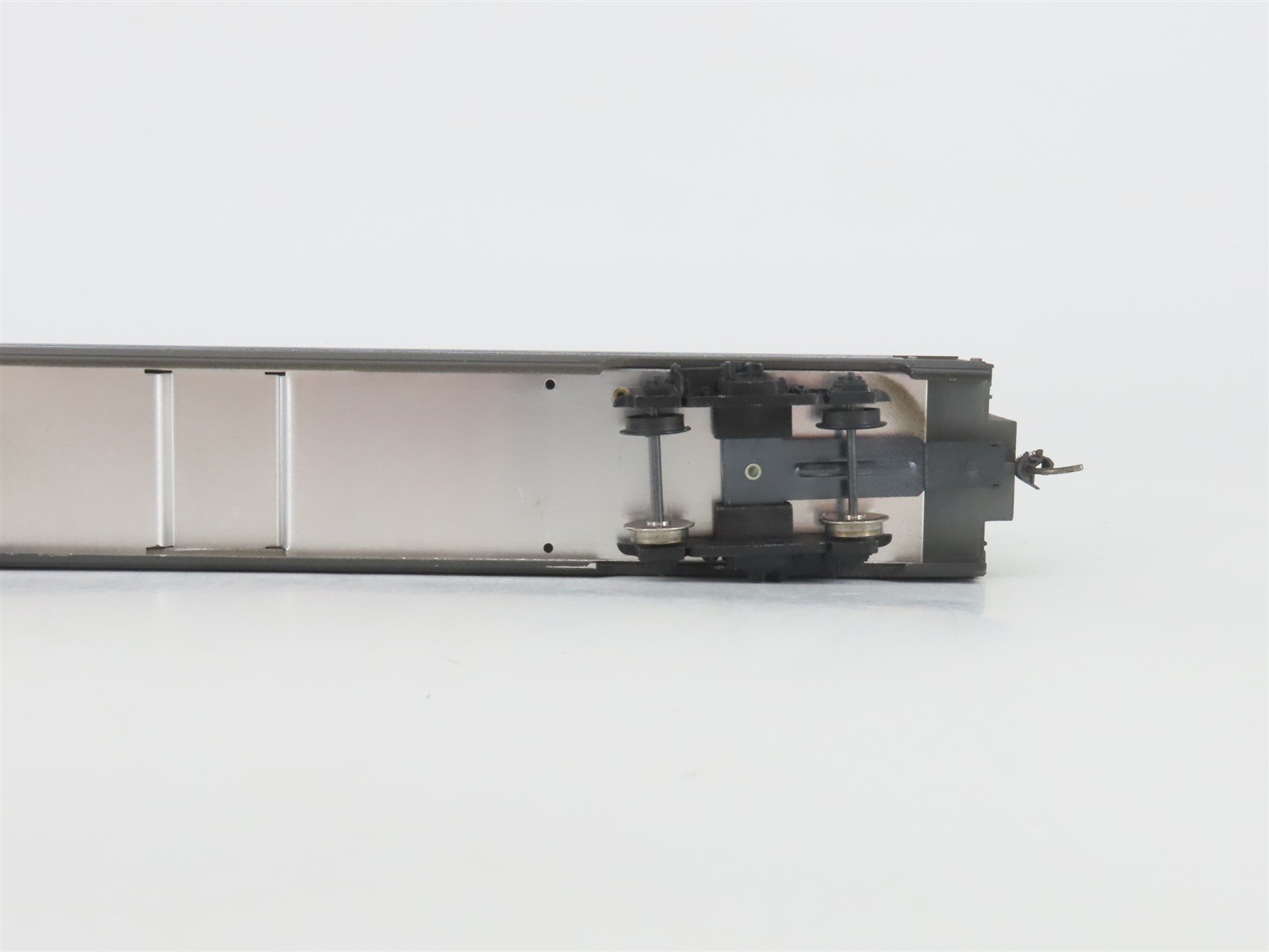 HO Scale Mantua 225-22 NYC New York Central Aluminum Room Passenger Car