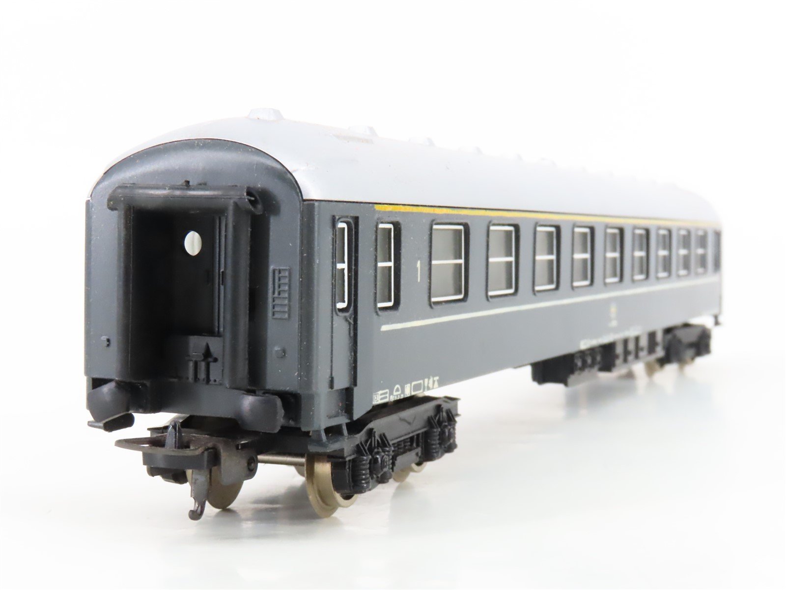 HO Scale Lima 9111 FS Italian 1st Class Express Coach Passenger Car