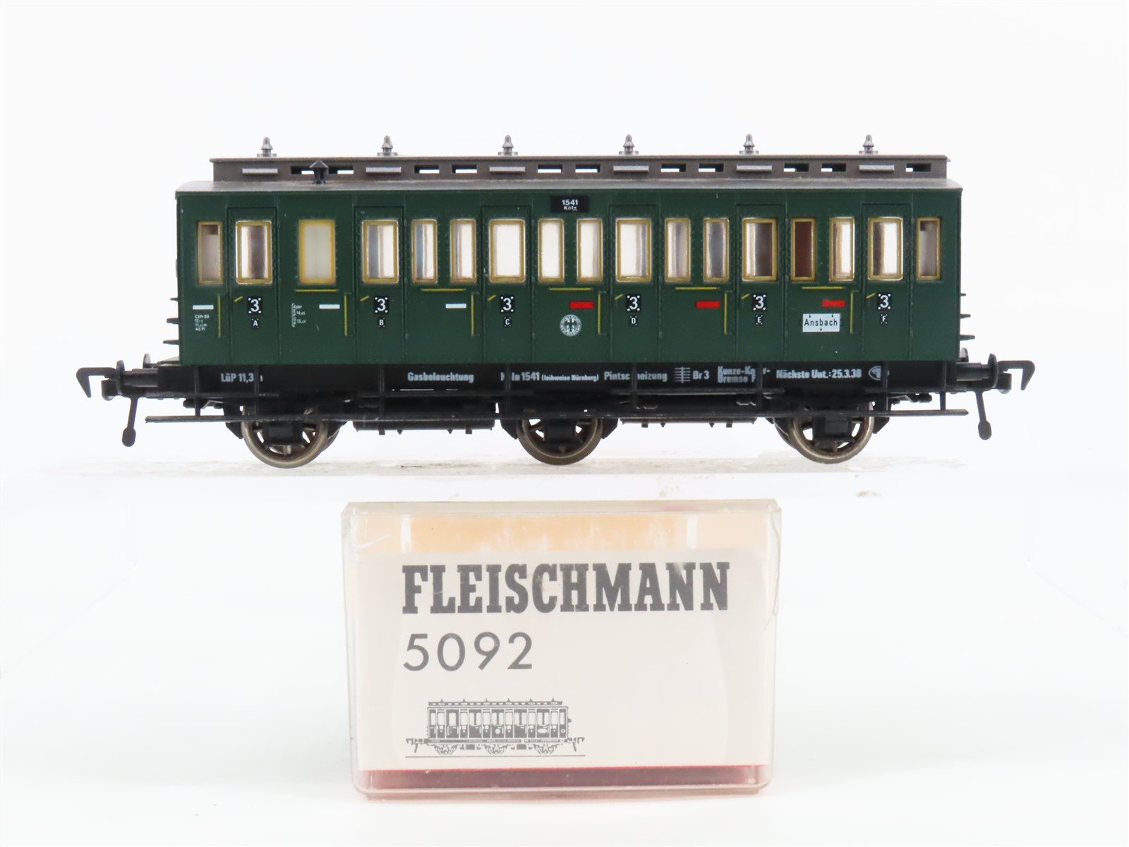 HO Scale Fleischmann 5092 DR Deutsche Reichsbahn 3rd Class Coach Passenger #1541