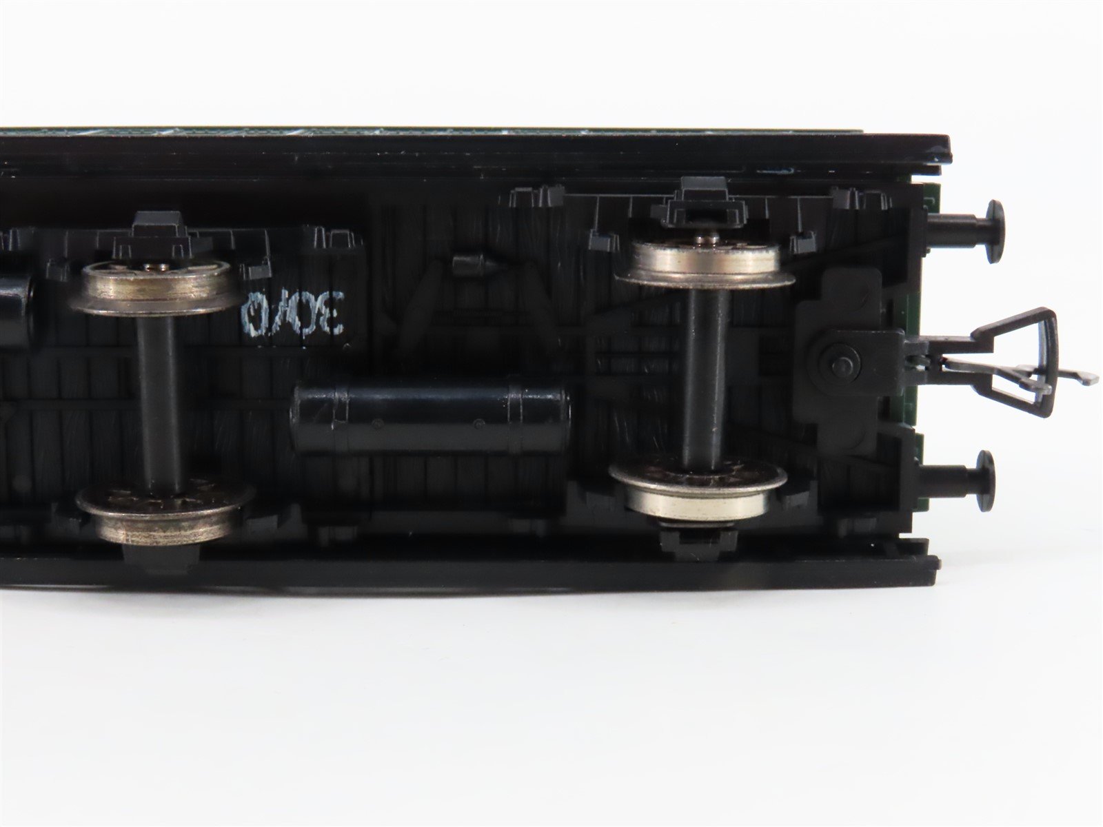 HO Scale Fleischmann 5092 DR Deutsche Reichsbahn 3rd Class Coach Passenger #1541