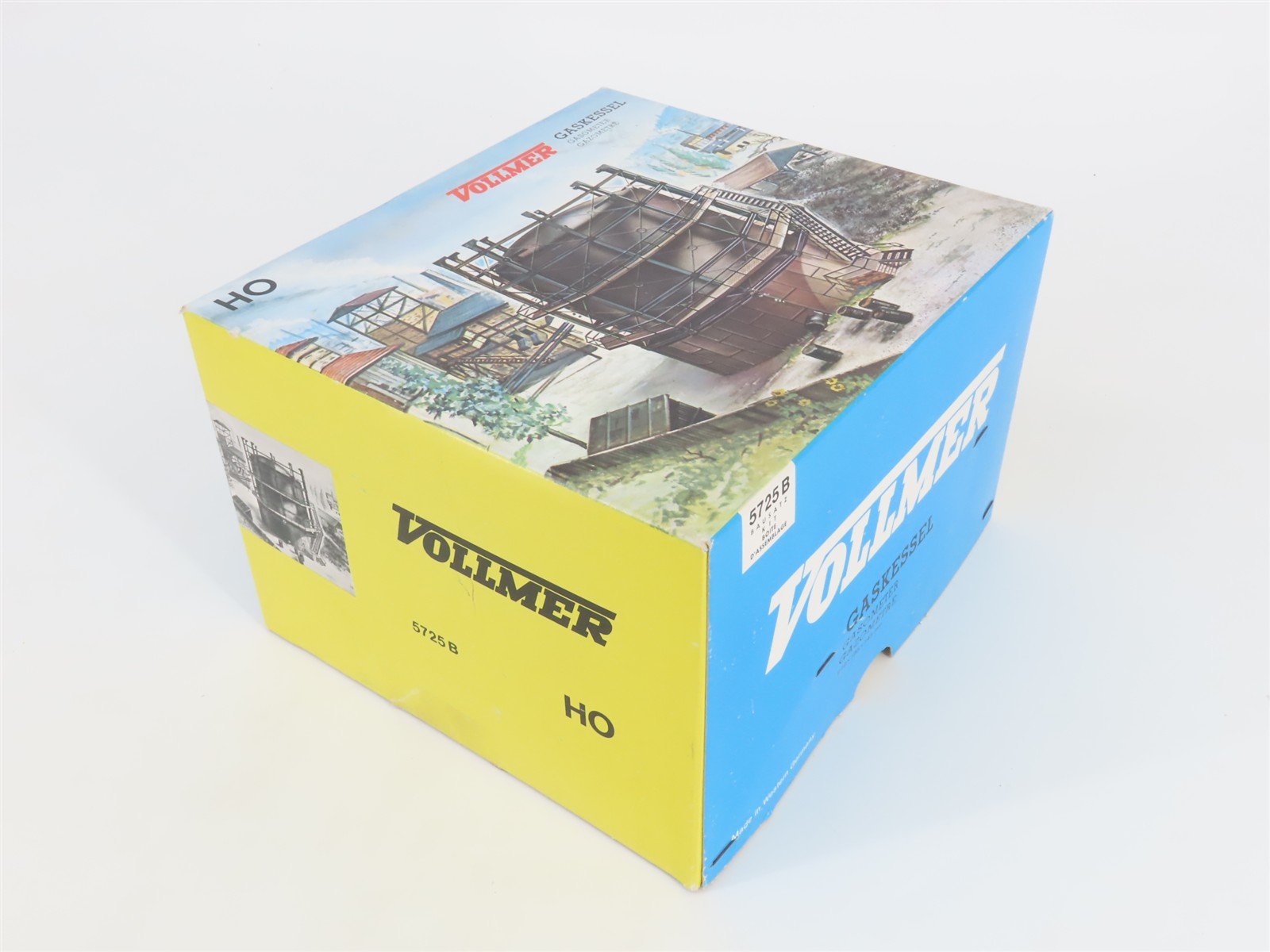 HO 1/87 Scale Vollmer Kit 5725B Large Industrial Gas Tank w/ Metal Railings