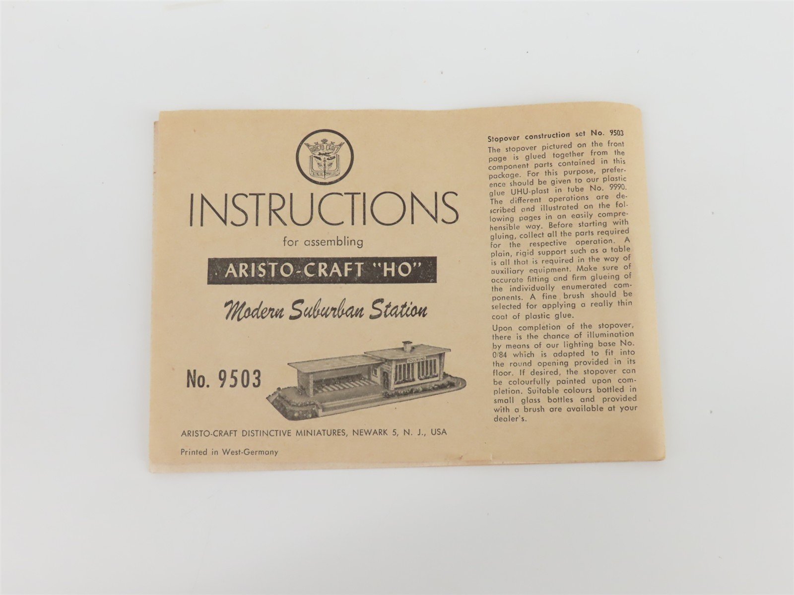 HO 1/87 Scale Aristo-Craft Kit 9503 Modern Suburban Station