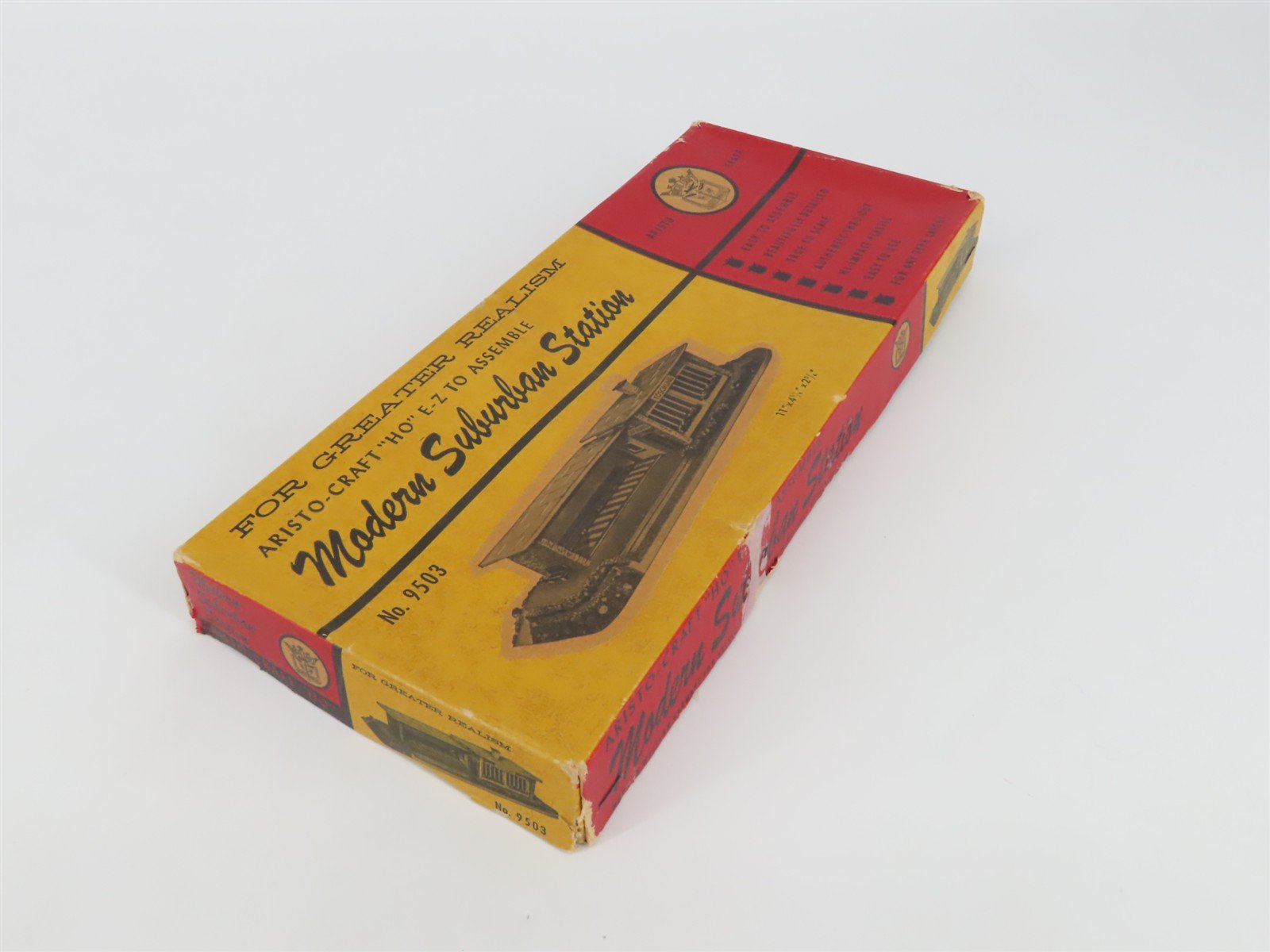 HO 1/87 Scale Aristo-Craft Kit 9503 Modern Suburban Station