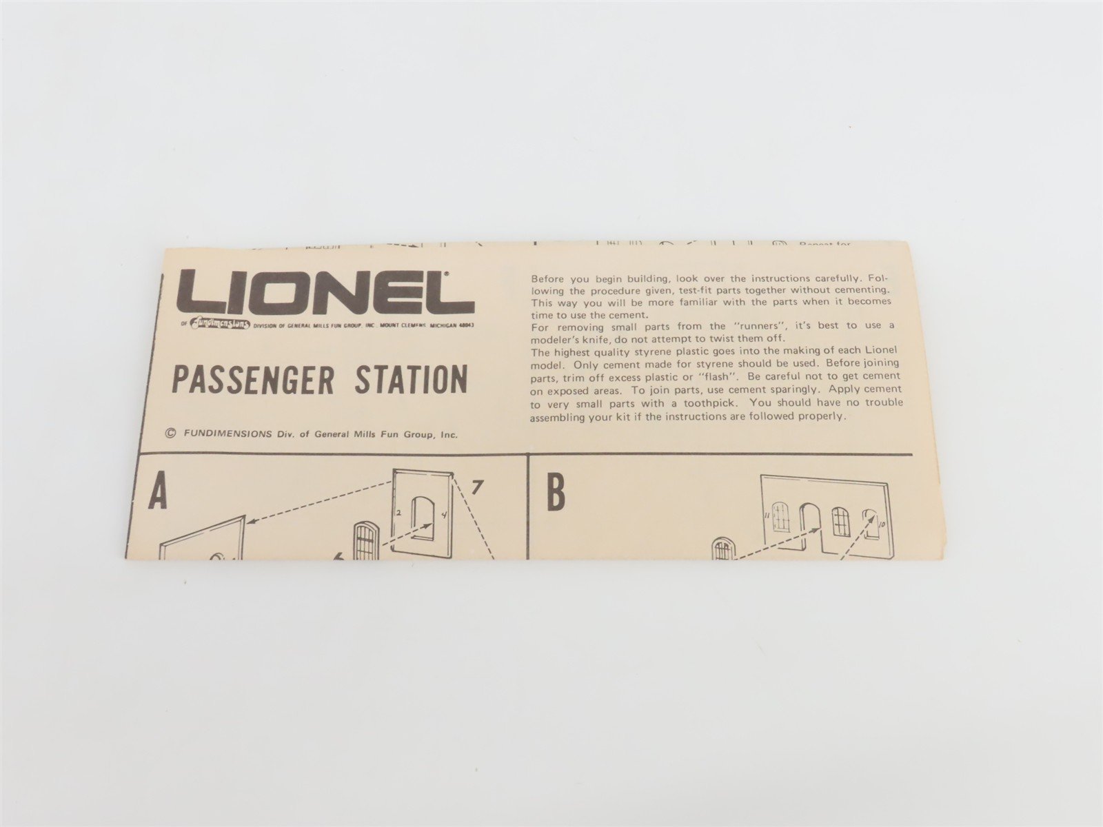 HO 1/87 Scale Lionel Plastic Kit 5-4554 Passenger Station