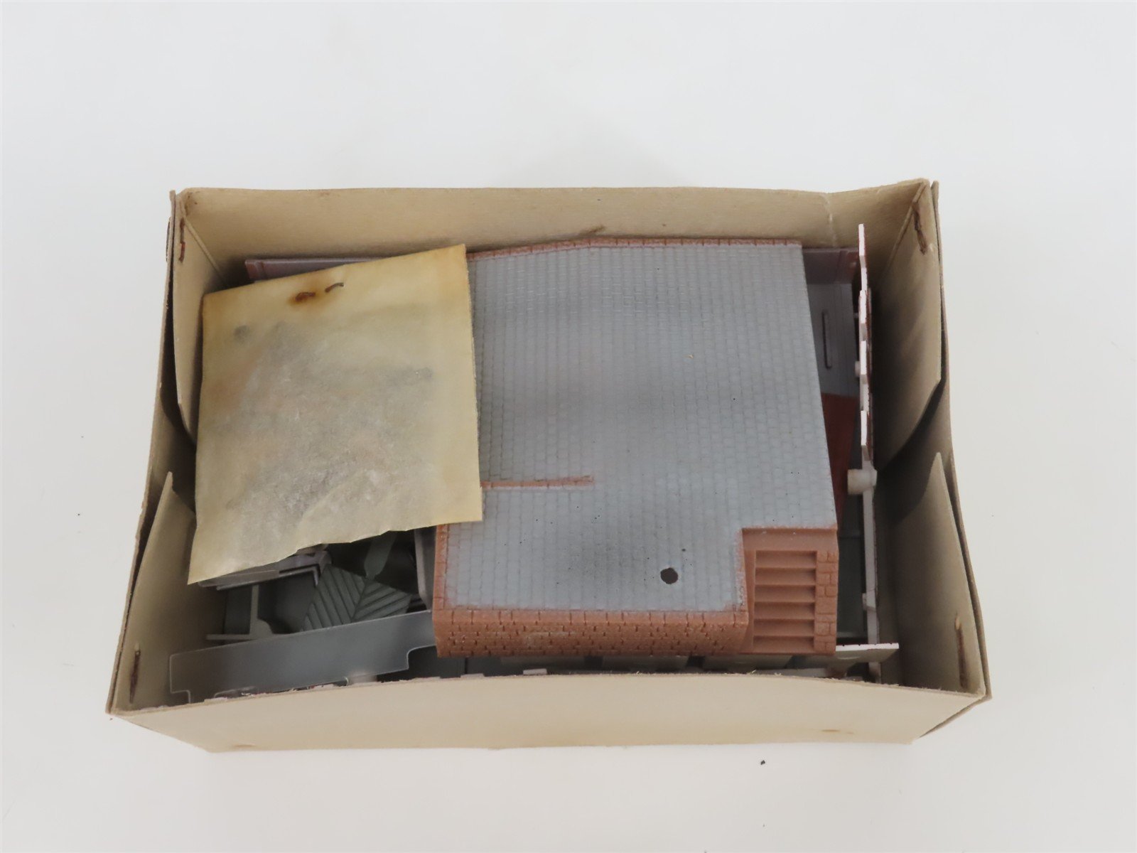 HO 1/87 Scale Vollmer Plastic Kit 5701B Freight Station w/ Loading Ramp