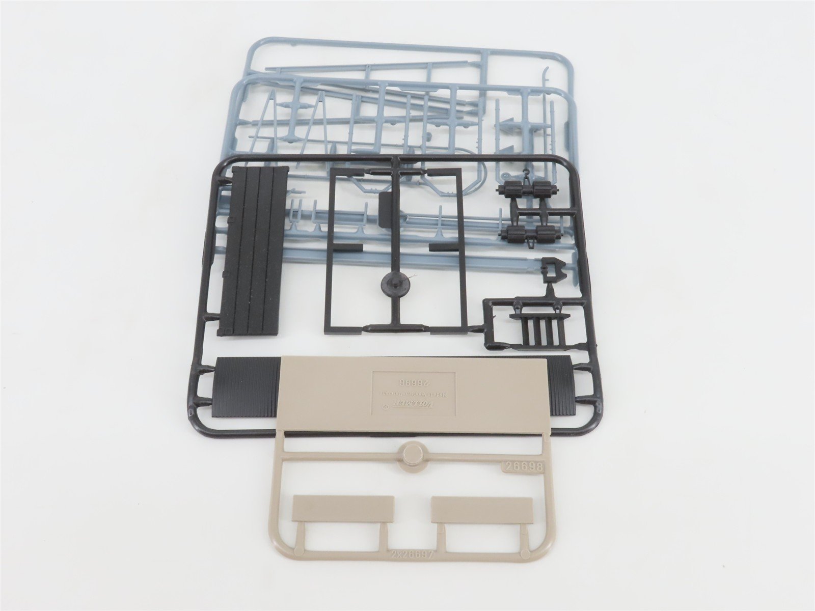 HO 1/87 Scale Vollmer Kit 5747 Engine Cleaning Plant w/ Gandry Crane