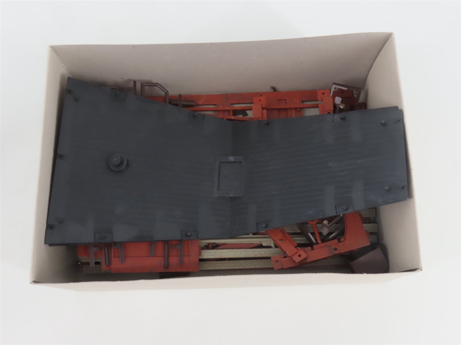 HO 1/87 Scale Kibri Kit 59452 Three-Stall Engine House