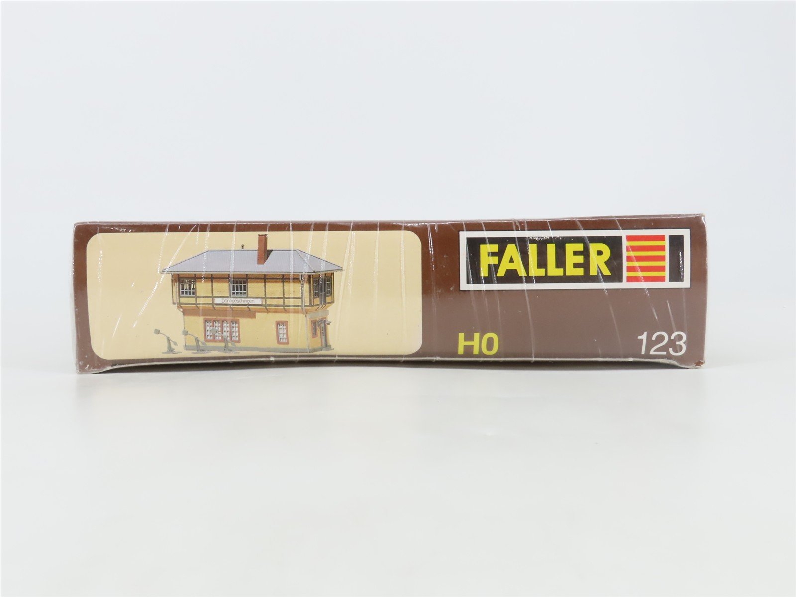 HO 1/87 Scale Faller Kit 123 European Style Signal Box - SEALED