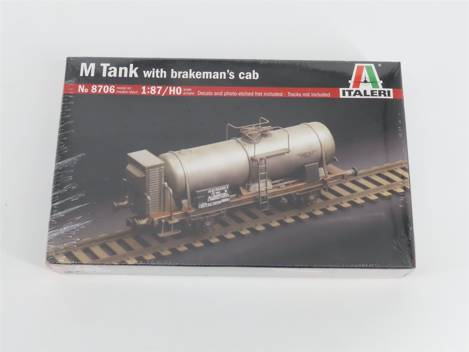 LOT of 4 HO Italeri Kits 8706 & 8707 Undecorated Tank Car & Hopper - SEALED