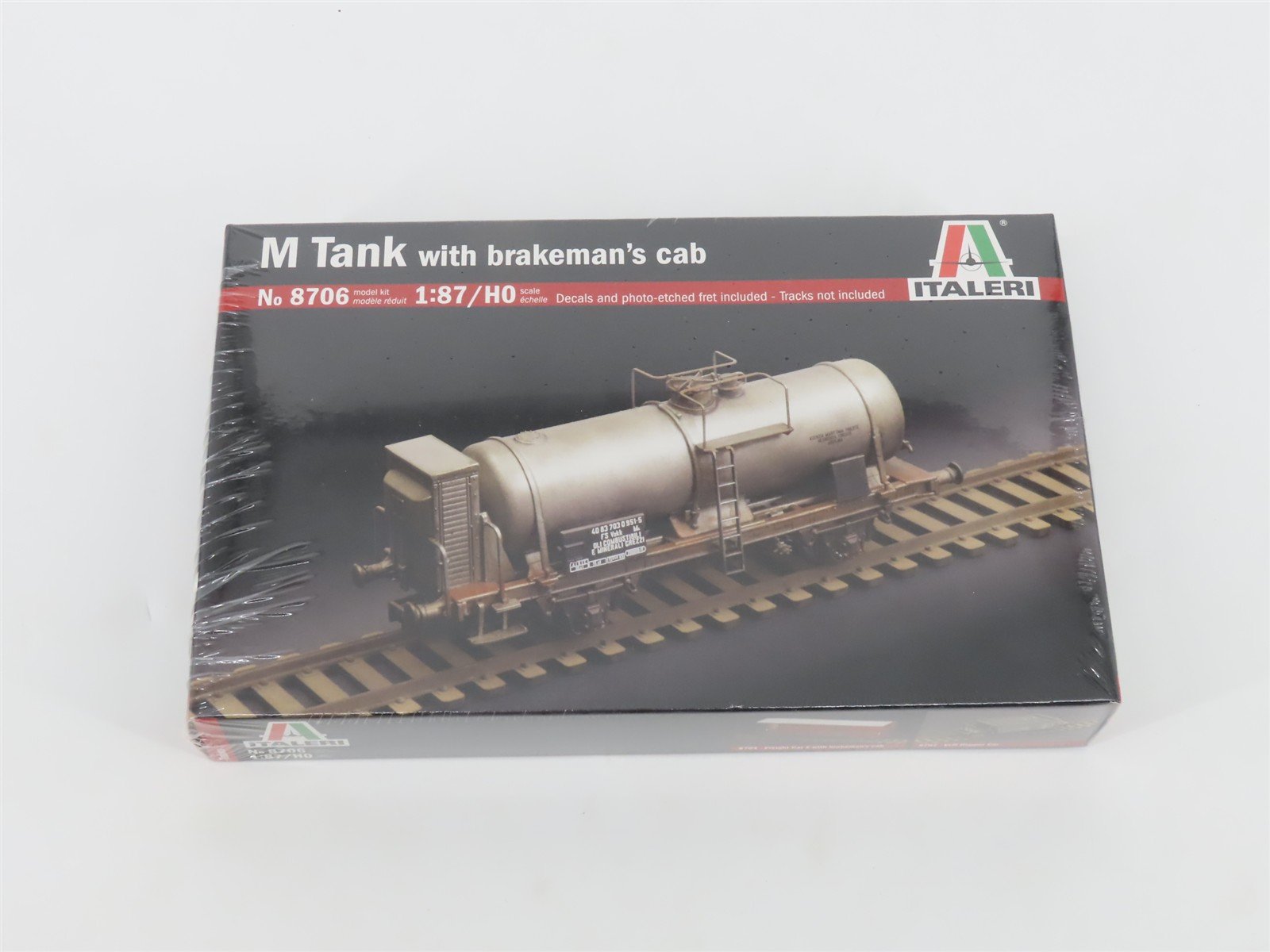 LOT of 4 HO Italeri Kits 8706 & 8707 Undecorated Tank Car & Hopper - SEALED