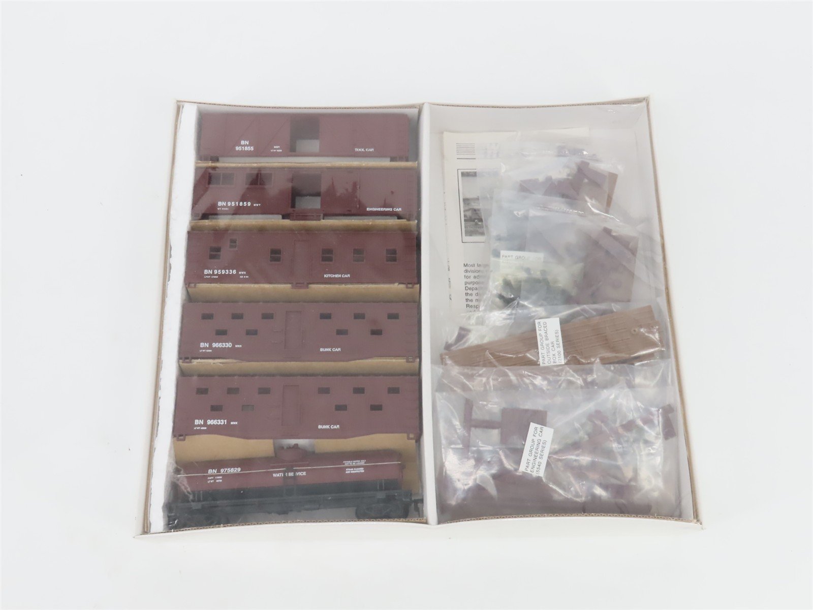 HO Walthers Kit 932-914 BN Burlington Northern MofW Work Train 6-Car Set -SEALED