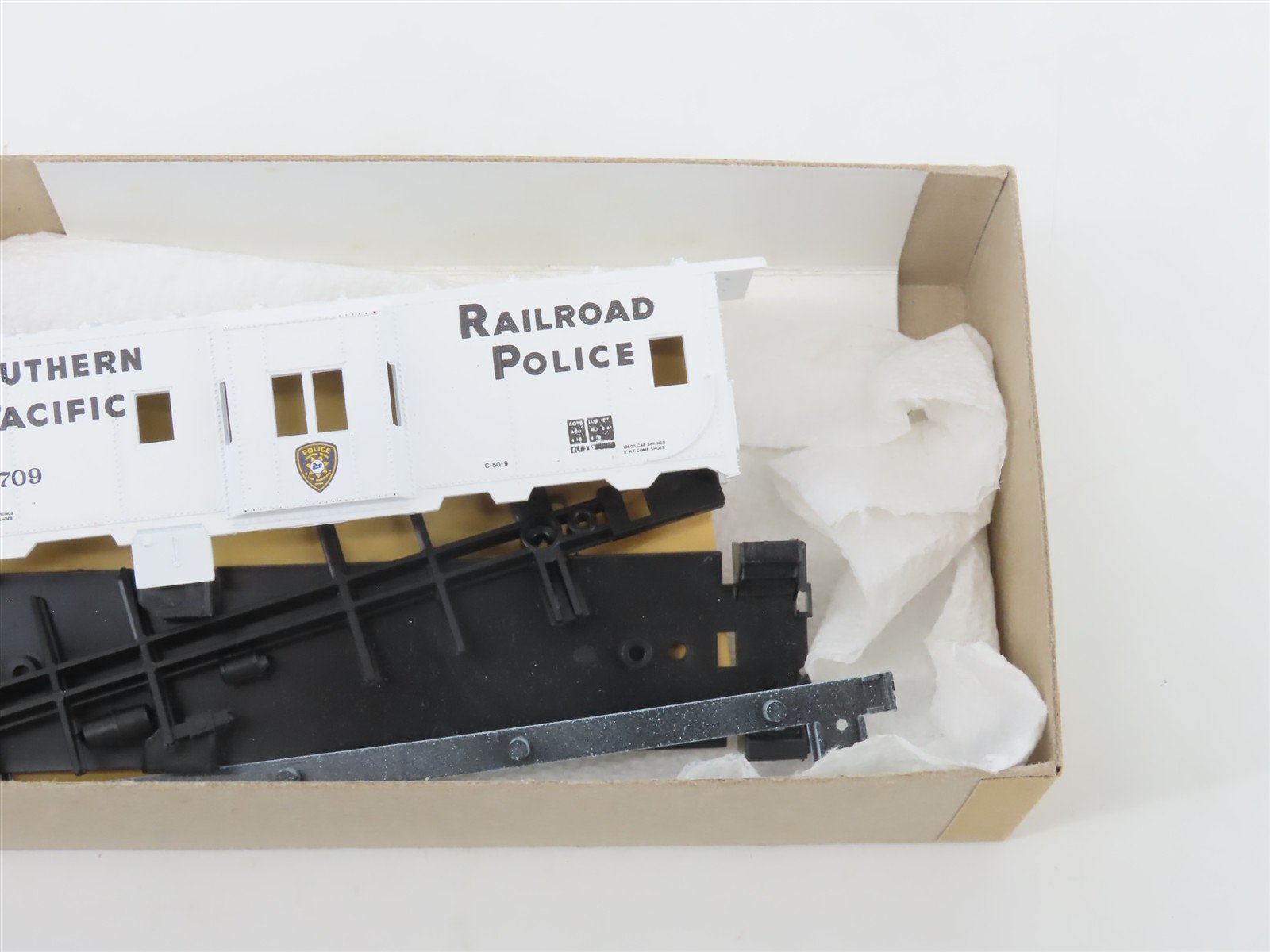 HO Scale Athearn Bev-Bel Kit 2203-1 SP Railroad Police Bay Window Caboose #4709