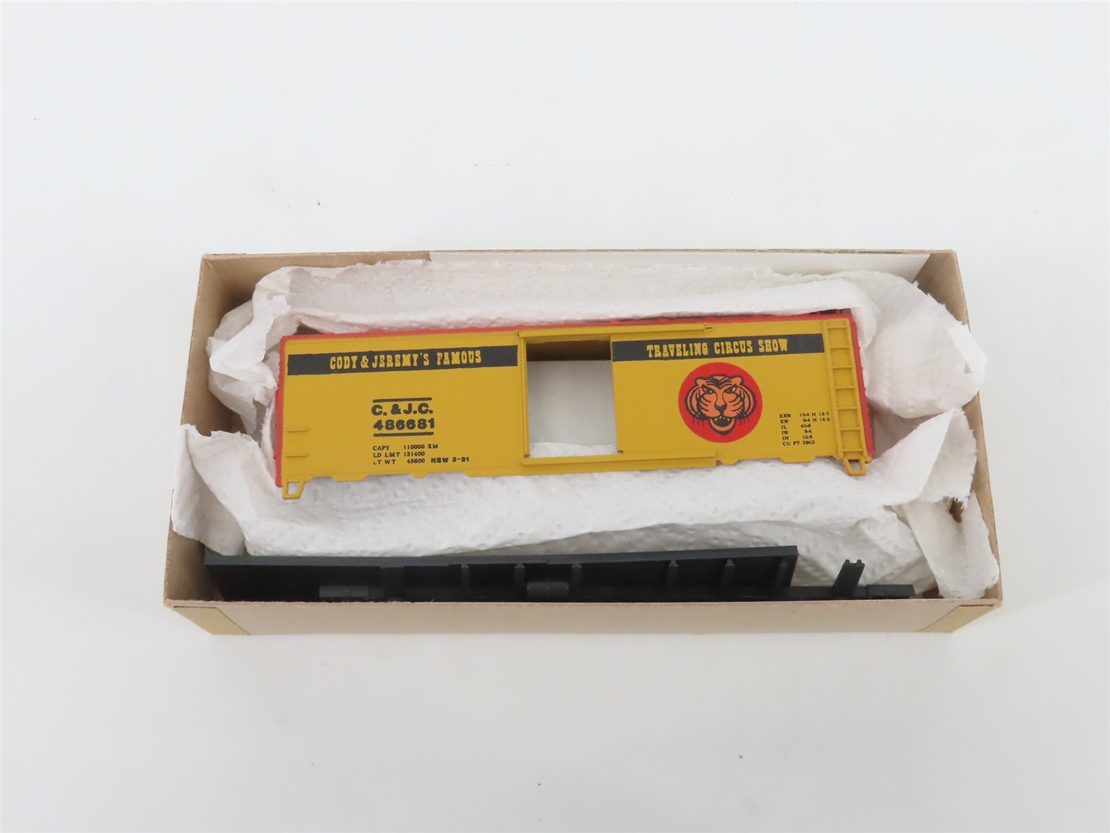 HO Scale Athearn Bev-Bel Kit 883 C&JC Cody & Jeremy's Circus 40' Box Car #486681