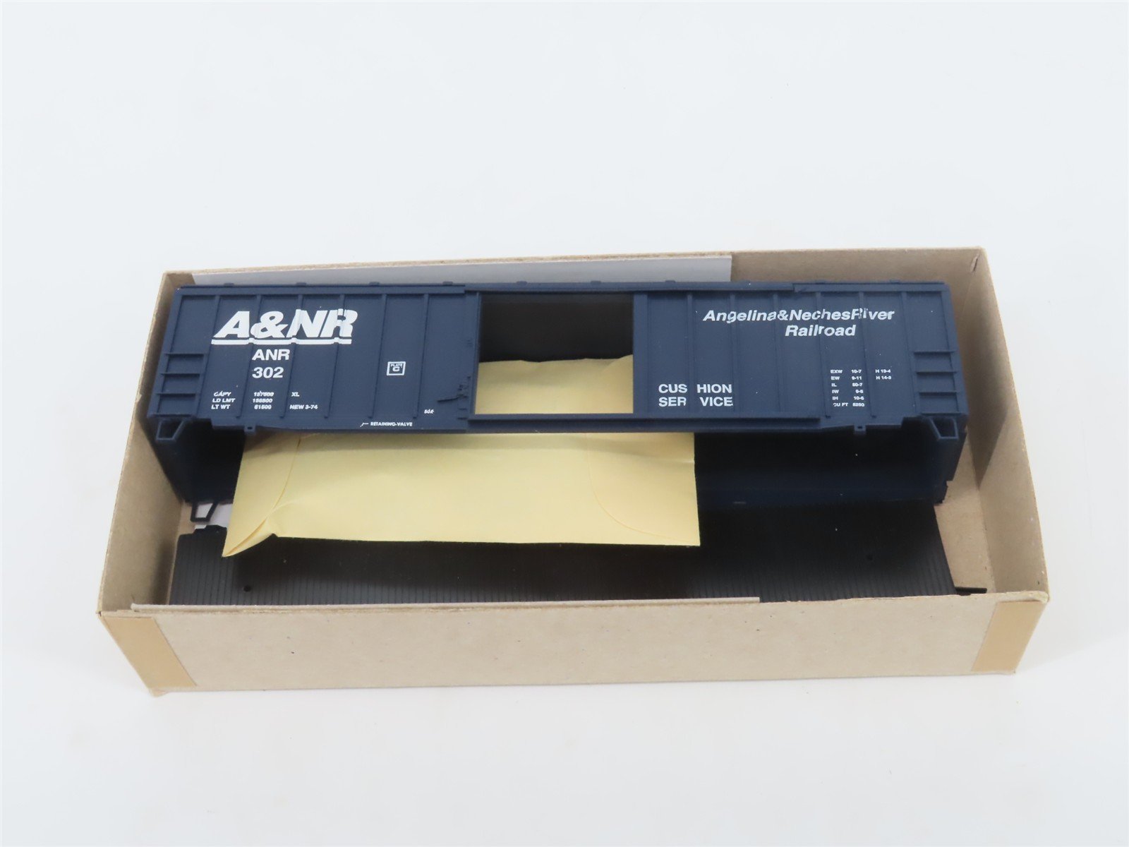 HO Scale Athearn Bev-Bel Kit 537-1 ANR Angelina & Neches River 50' Box Car #302