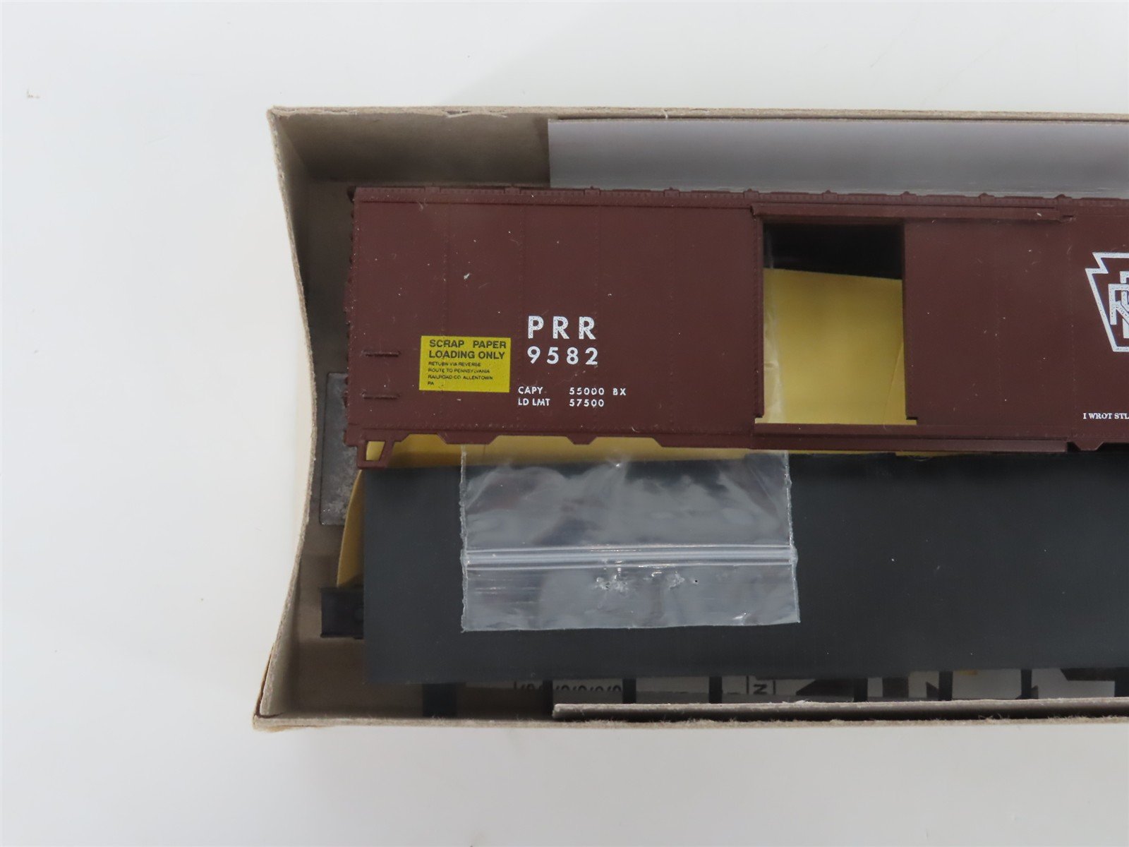 HO Scale Athearn Bev-Bel Kit 2244 PRR Scrap Paper 1950's Era 40' Box Car #9582